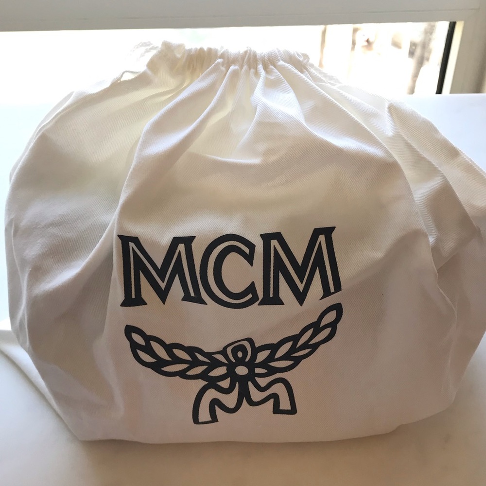 NWT! MCM MINT STUDDED CROSSBODY - Picture 8 of 8